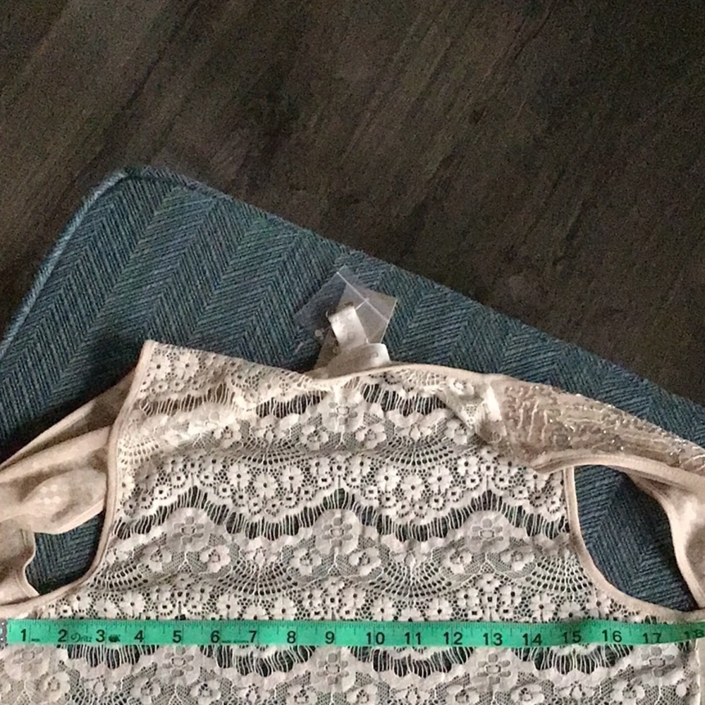 Chico's sequin embellished lace vest size 0, Khaki color - Picture 8 of 10
